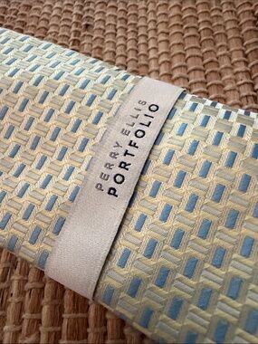 Perry Ellis Sampson Geo Geometric tie in Yellow & Blue NWT
